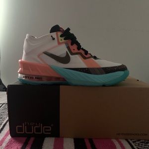 New Lola bunny basketball shoes for kids